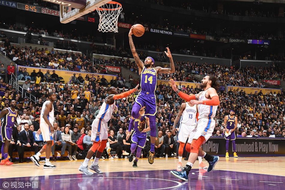 球的拼抢上 球的拼抢上