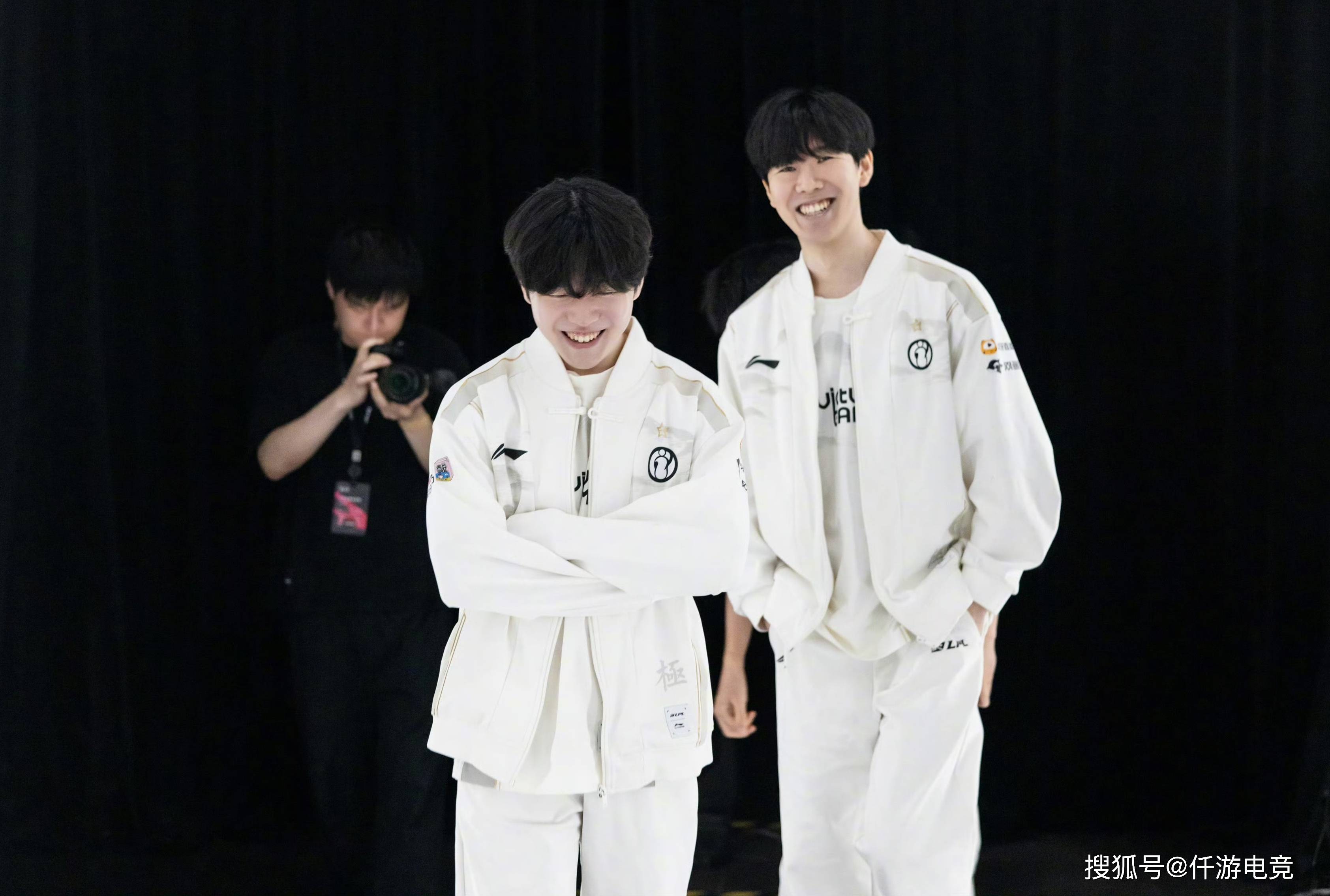 轻球员们在 轻球员们在