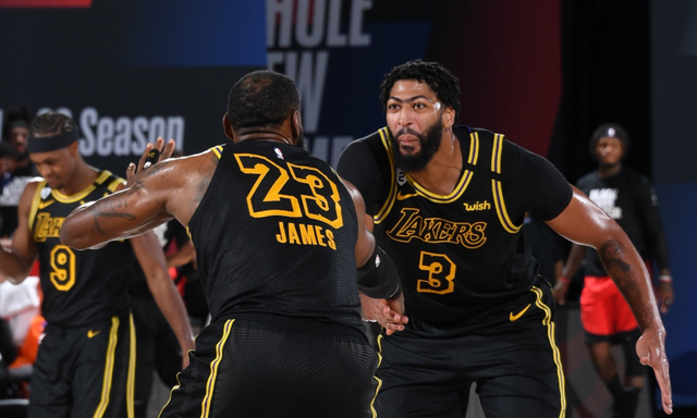 线的桥梁球 线的桥梁球